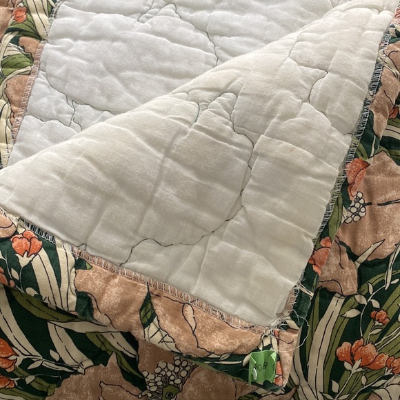 Gorgeous 70s vintage California King size floral comforter - Picture 4 of 10